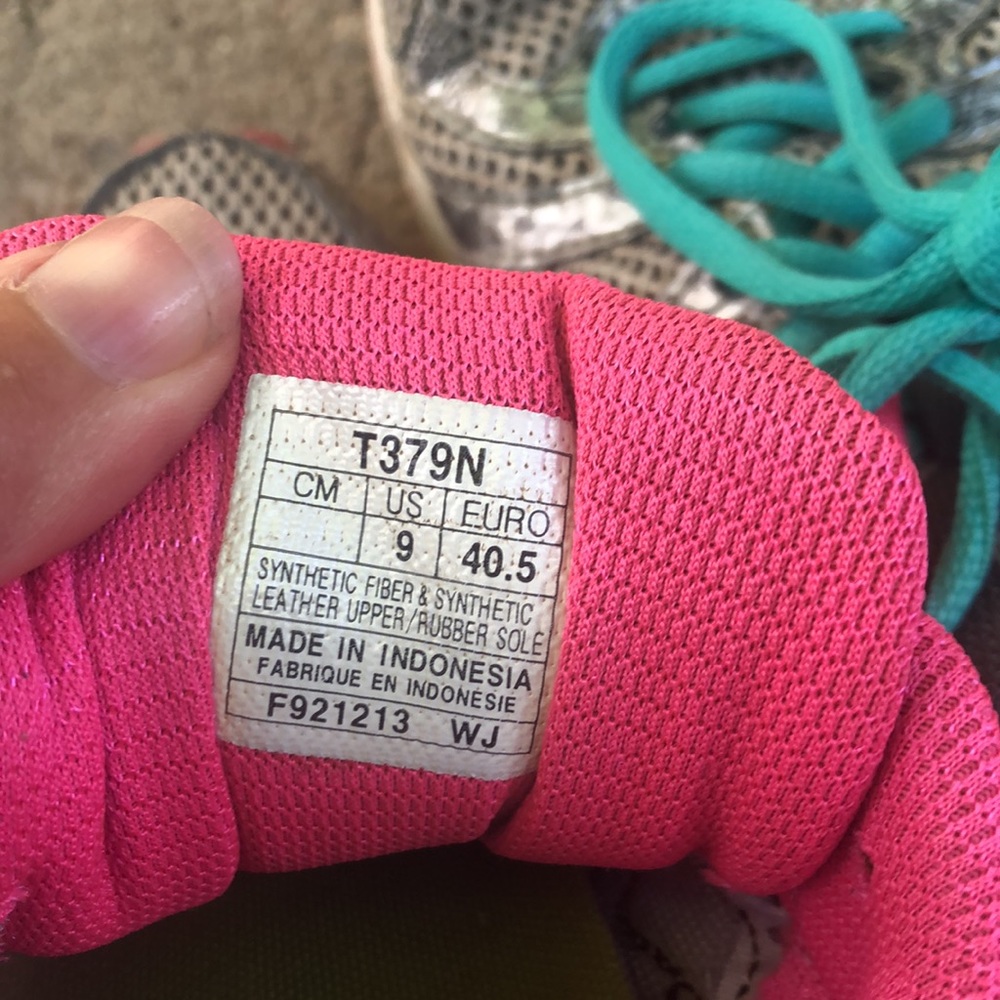 ASICS Running Shoes - Picture 6 of 7